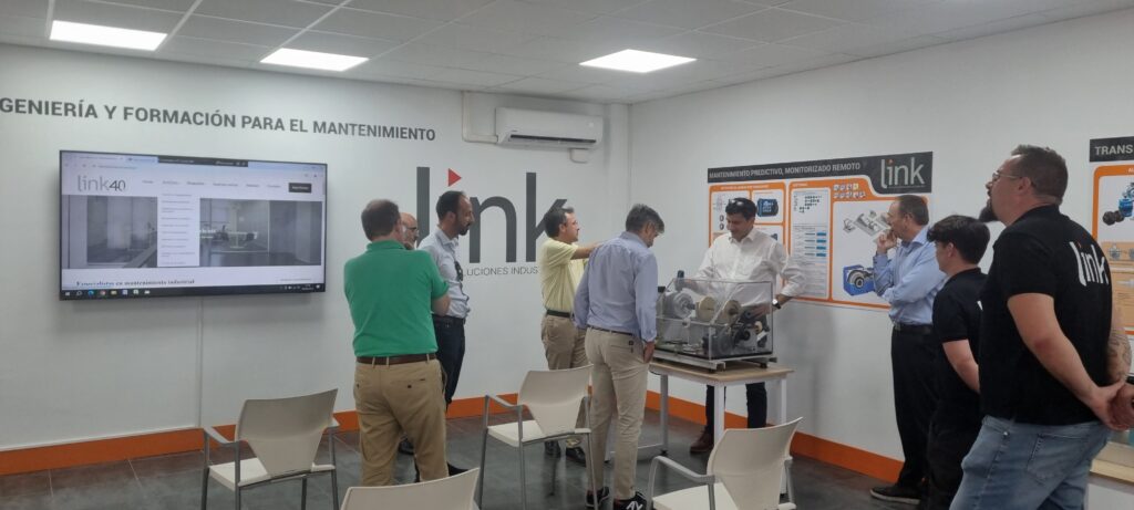 Distribuidor SKF a nivel nacional 9 Mantenimiento maquina rotativa